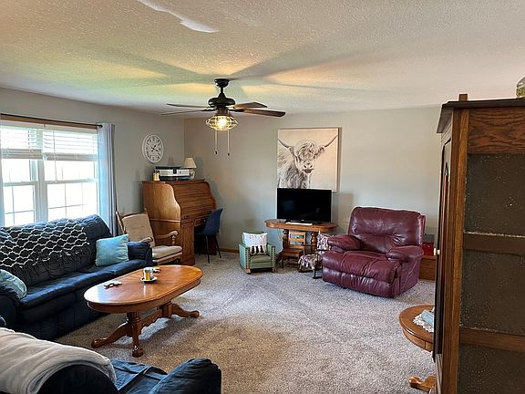 3rd image of 1406 Knights Ct