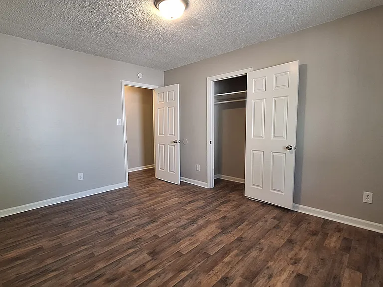 615 Martin St — Photo 14