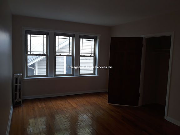 3rd image of 1914 W Lunt Ave