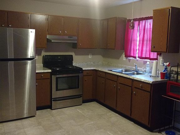 4th image of 142 Nottoway Dr #1
