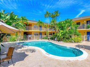 4290 Gulfstream Dr APT 5, Naples, FL 34112