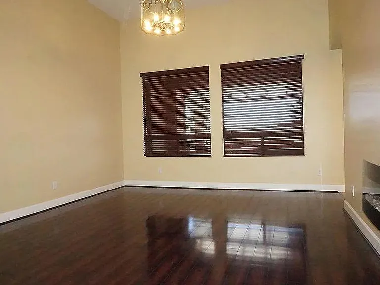 1354 Sabatina St — Photo 6
