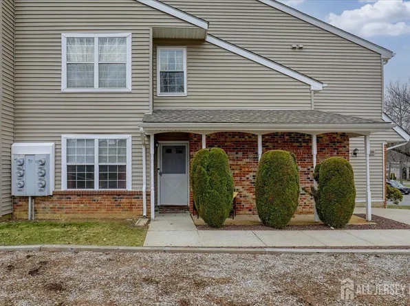 107 Blake Ct, Old Bridge, NJ 08857