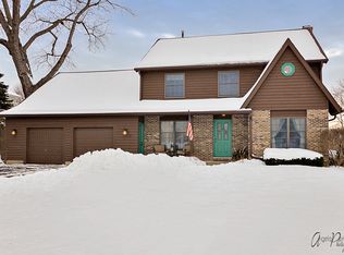 3511 W Fairway Dr, McHenry, IL 60050