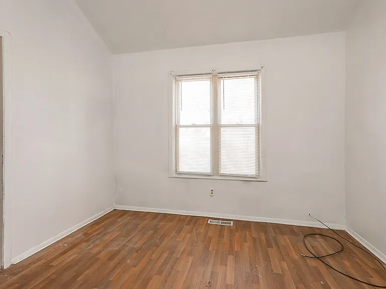8700 Willard Ave #1 — Photo 10