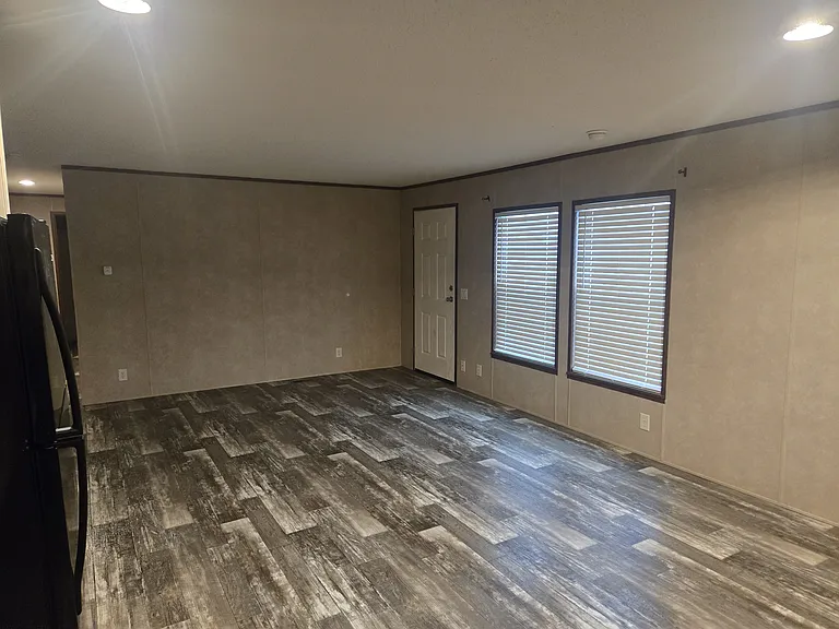 225 Tamara Ln — Photo 14