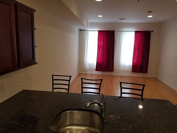 5th image of 167 Monticello Ave APT 5