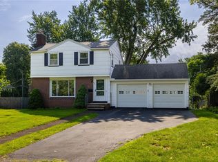 240 Yarmouth Rd, Rochester, NY 14610