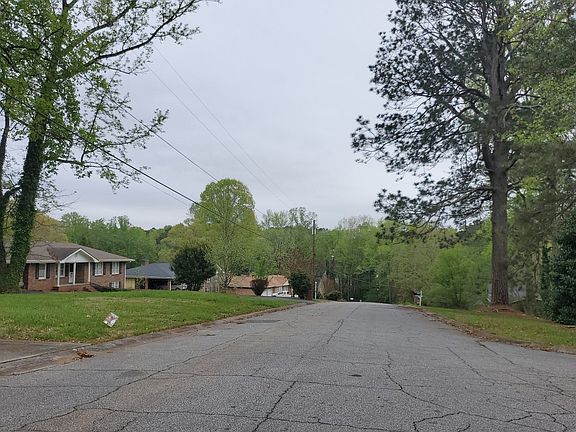 4th image of 3351 Doyle Ln SW