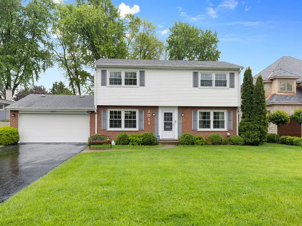 2011 Brentwood Rd, Northbrook, IL 60062