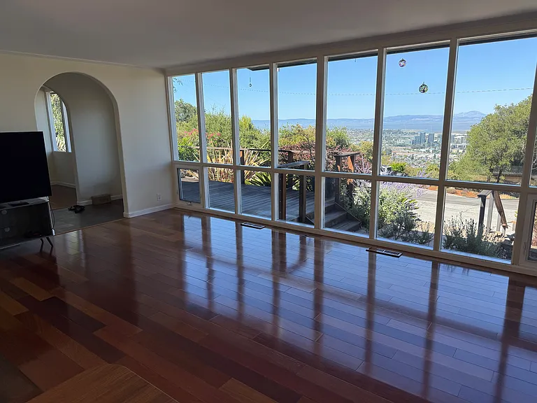 800 Buckland Ave — Photo 6