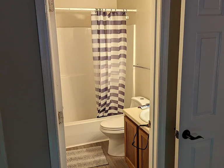 205 Simpson Ave #211 — Photo 15