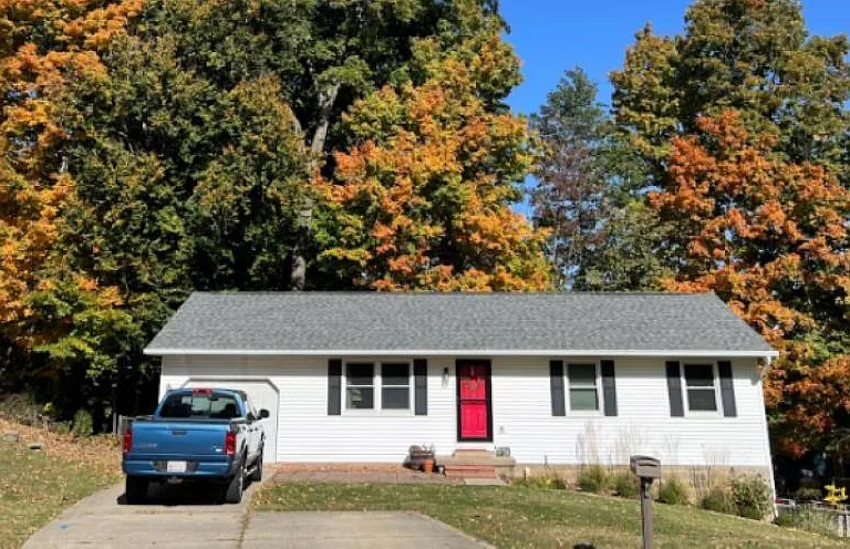 4075 N Brookwood Dr — Photo 1