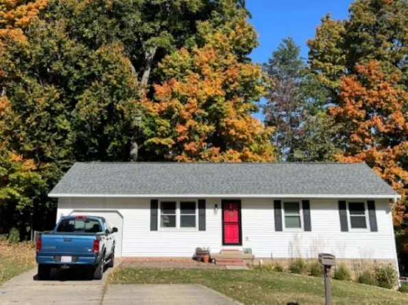 4075 N Brookwood Dr, Bloomington, IN 47404