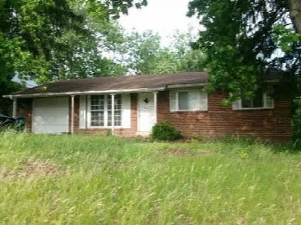 1149 Dawn Valley Dr, Maryland Heights, MO 63043