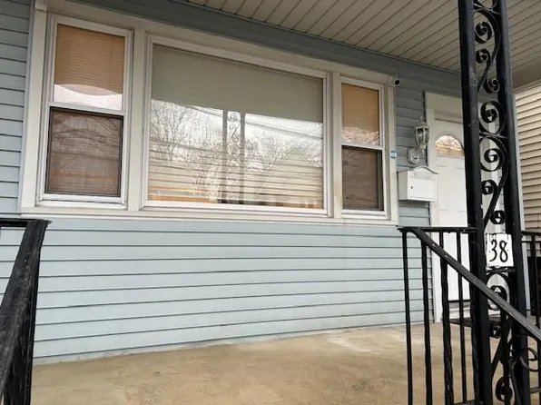 38 W 54th St, Bayonne, NJ 07002