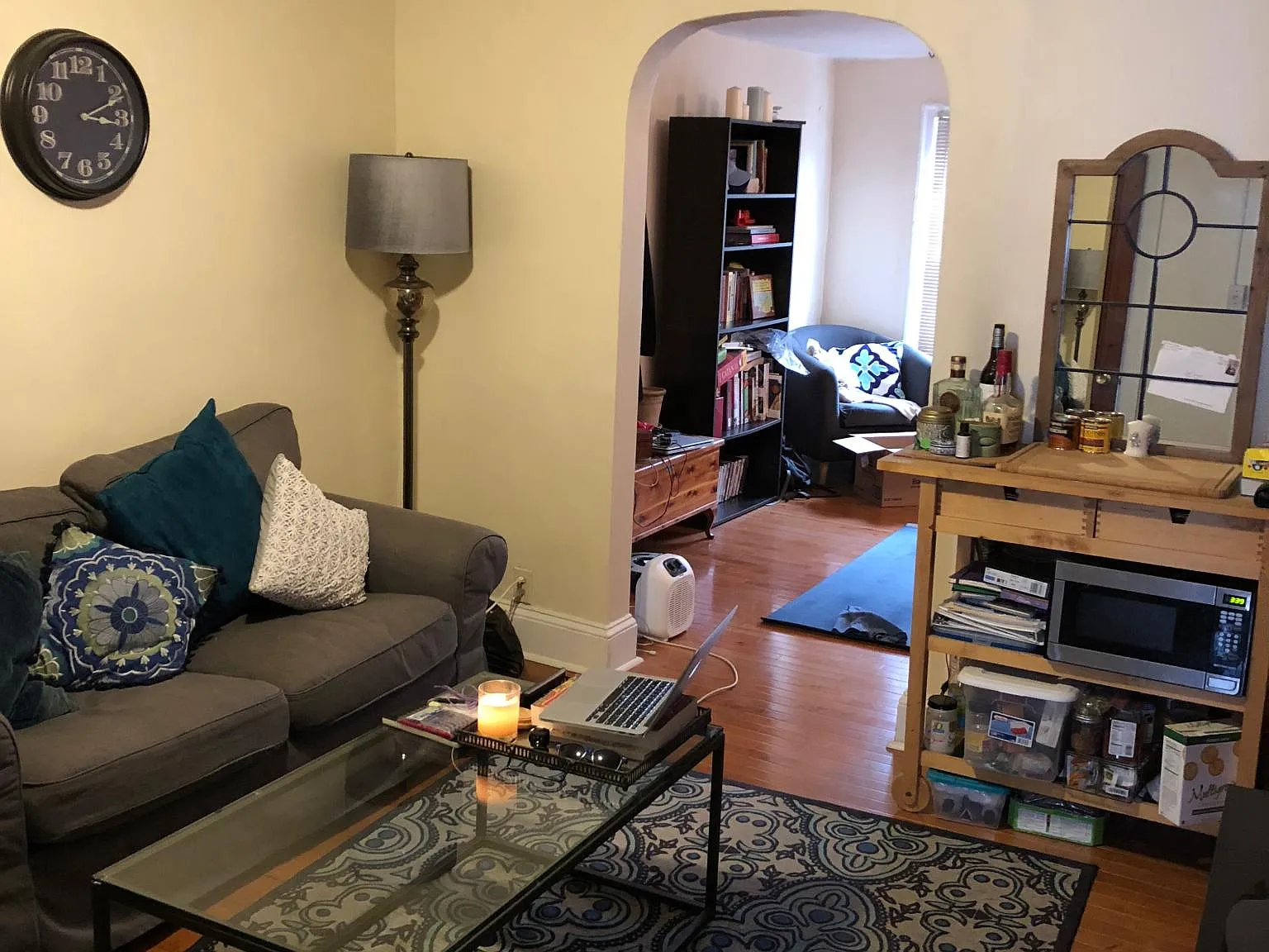 1 bed, 450 sqft, $1,300 — Photo 1
