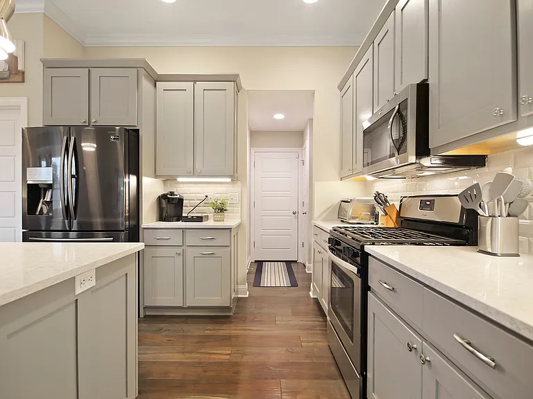 902 Rutland Dr — Photo 20