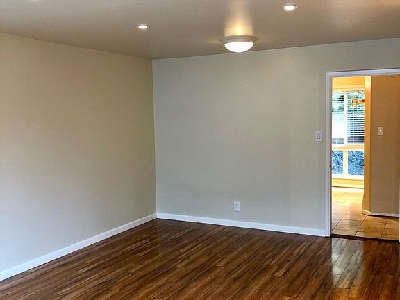 3rd image of 412 Dellbrook Ave