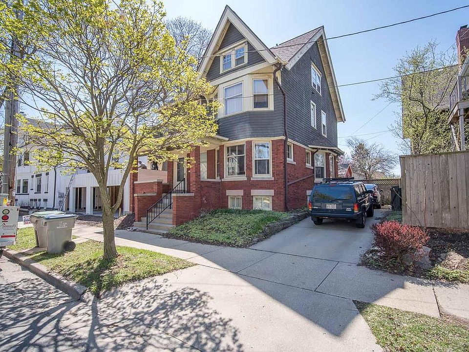 1st image of 2815 East Hartford AVENUE