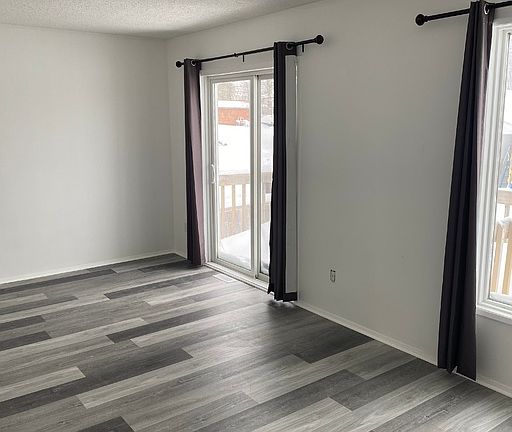 5th image of 905 9th St #1A