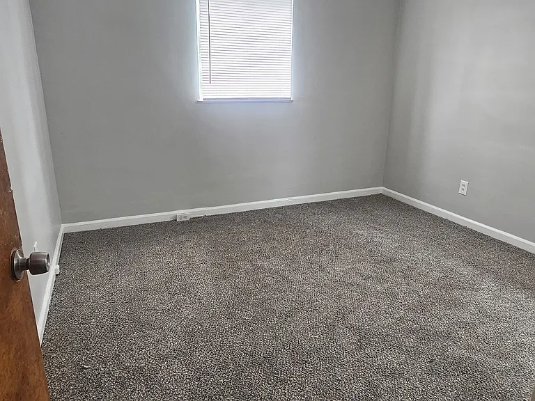 993 Burton Ave #3 — Photo 7