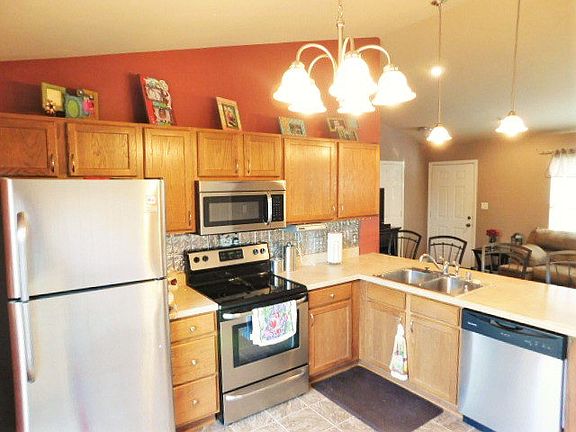 3rd image of 1443 Chandler Ave