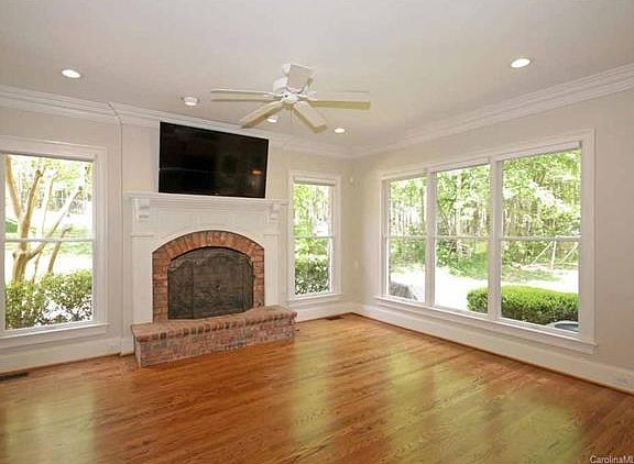5th image of 123 Sanibel Ln