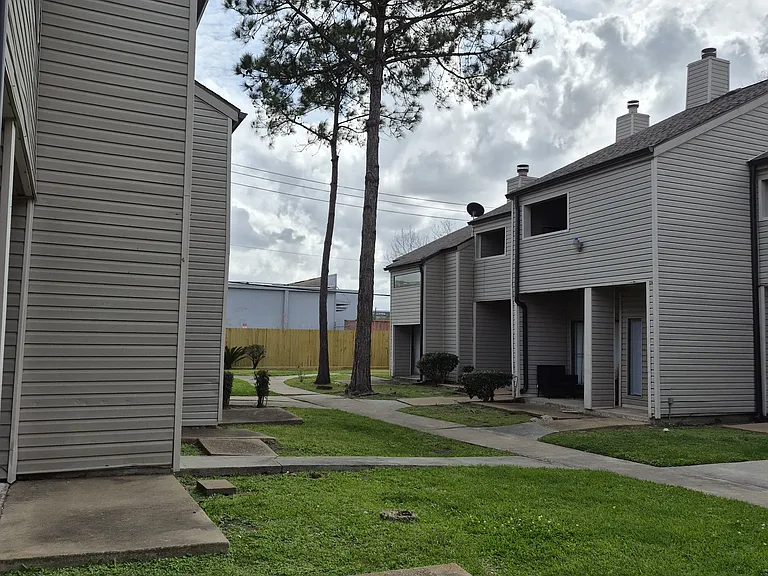 Golden Village Townhomes — Photo 53