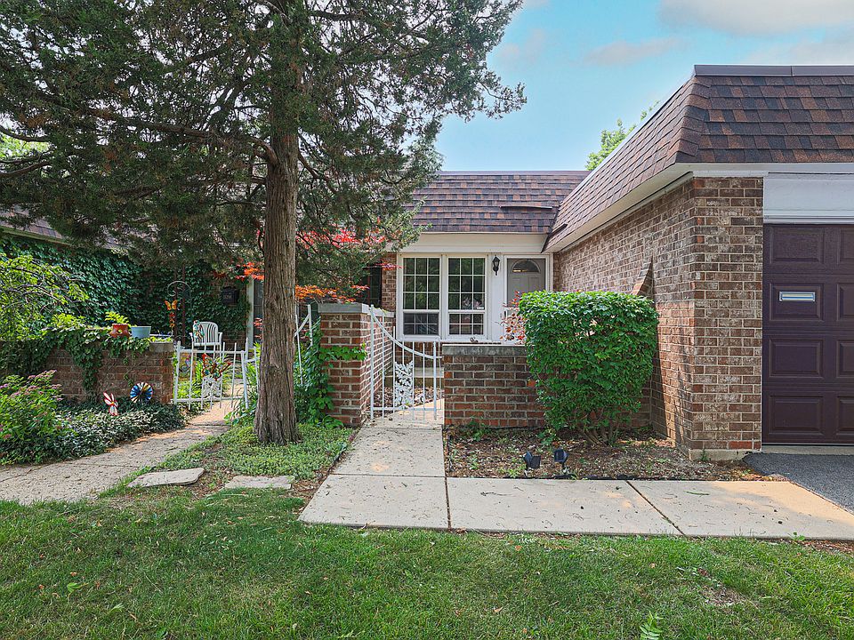 1st image of 1S296 Dillon Ln