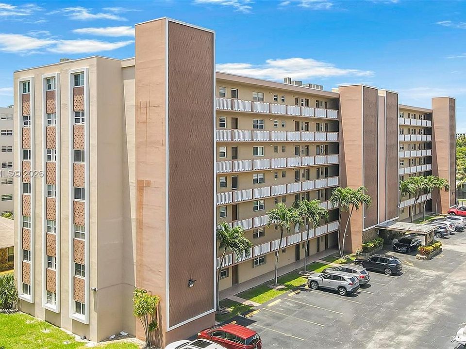 1st image of 500 NE 12th Ave APT 407