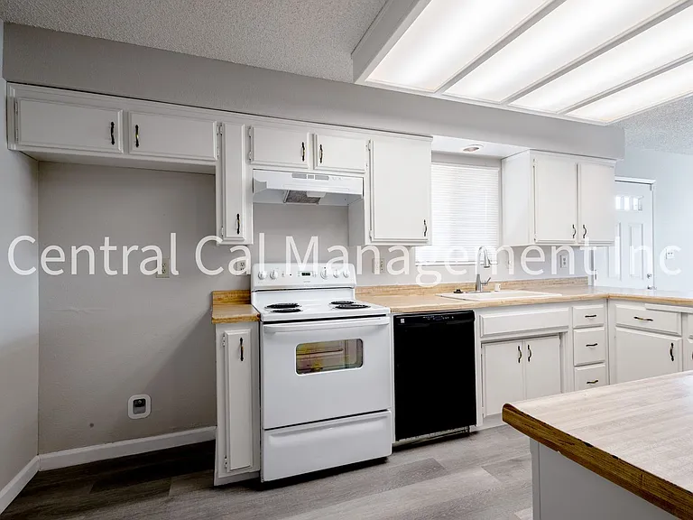 5713 Fairfax Rd — Photo 6