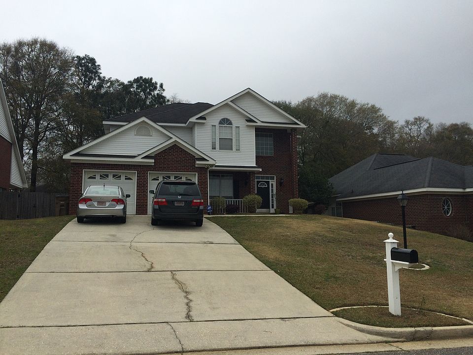 2nd image of 1220 Windmill Pl W