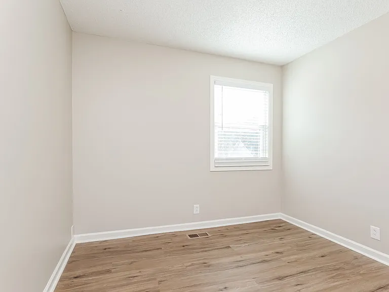 111 Dorchester Ct — Photo 13