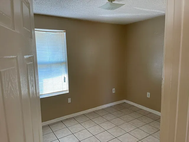 2445 Mithra St #2445 — Photo 5