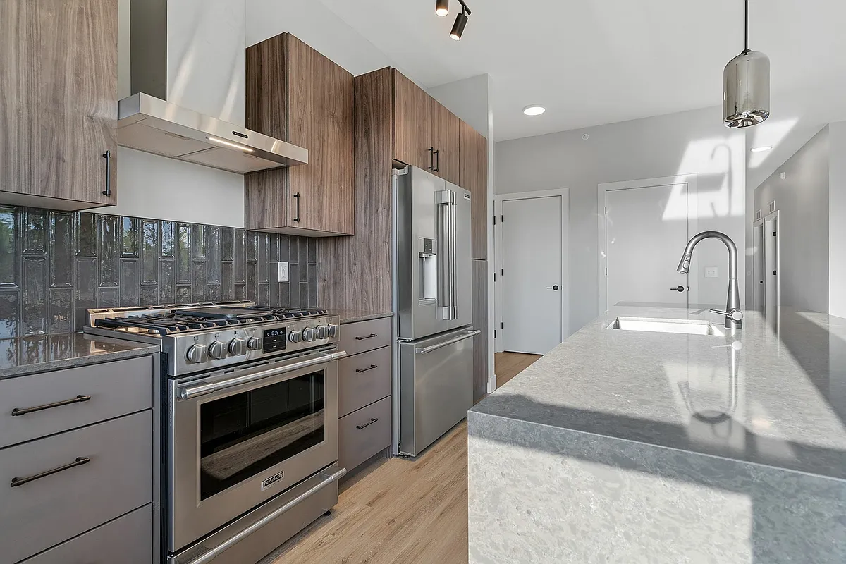 PH 4 - Juliette Apartments