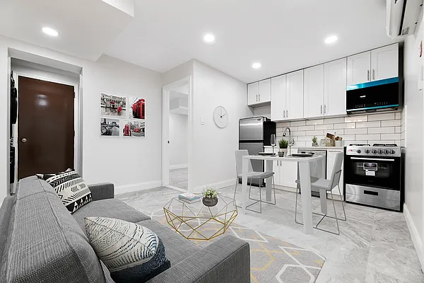 Rented by REAL New York | media 3