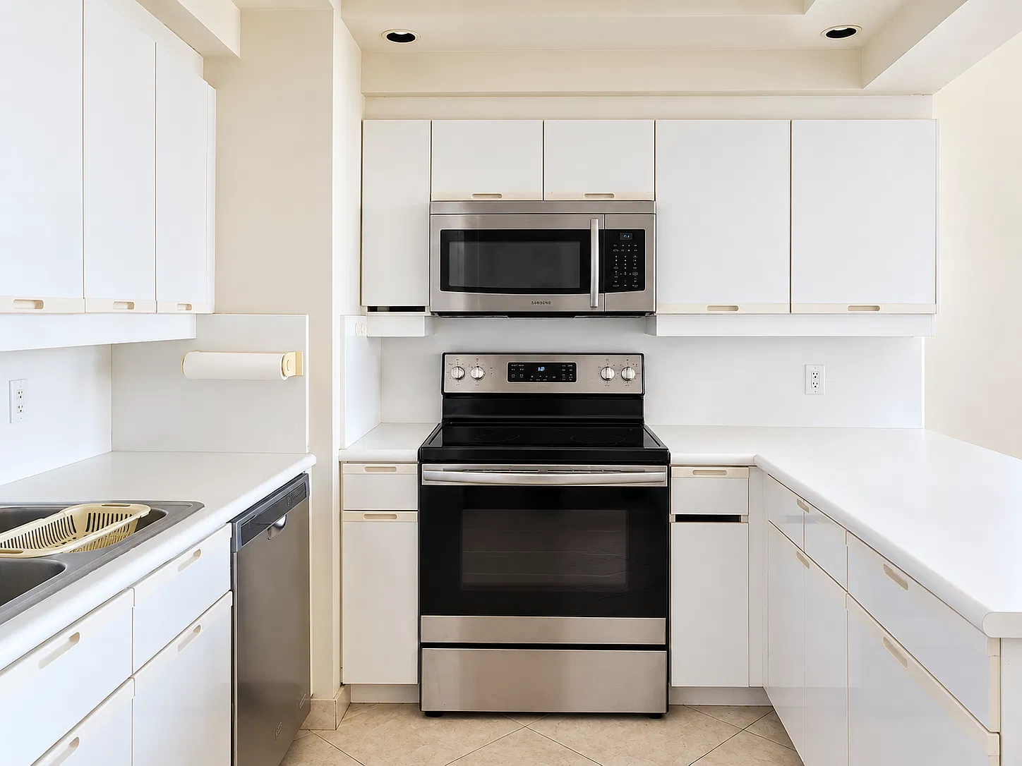 3 bed, 2.5 bath, 2040 sqft, $8,500 — Photo 4