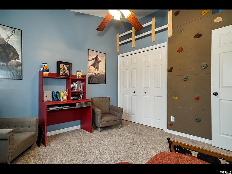 804 Creek Ln — Photo 16
