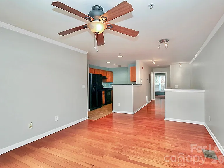 621 Raphael Pl — Photo 5