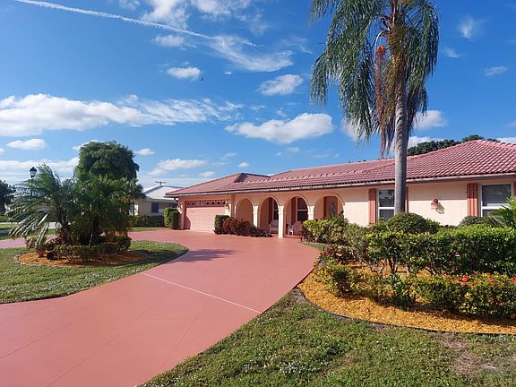 2nd image of 208 N Country Club Drive