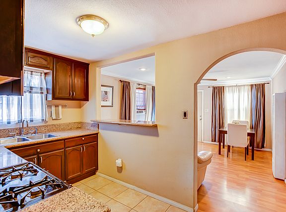 4th image of 2241 W Alwood St