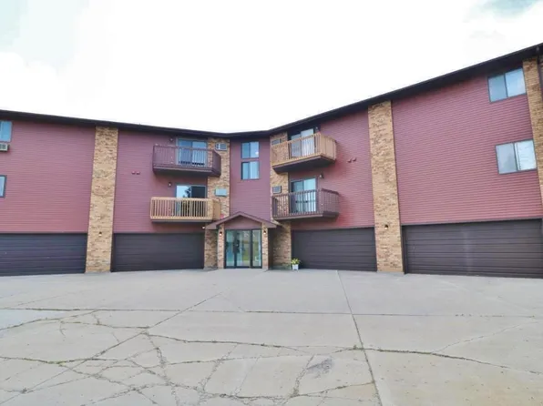 1515 17 1/2 Ave SW APT 202, Minot, ND 58701