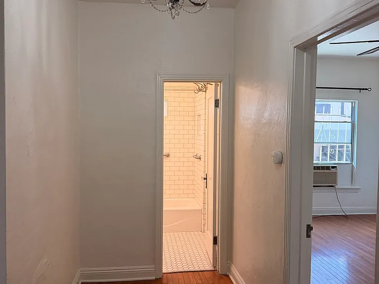 314 N Curson Ave #103 — Photo 3