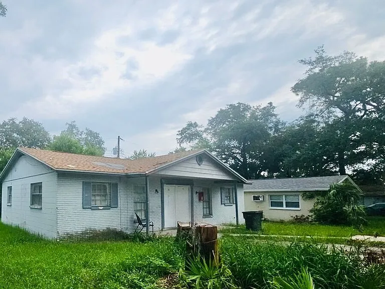 1404 College Park Ct #A — Photo 2