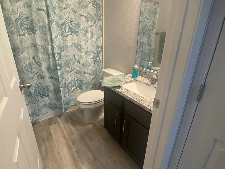 1737 Charlotte St — Photo 31