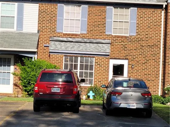 302 Seeman Ct, Virginia Beach, VA 23452