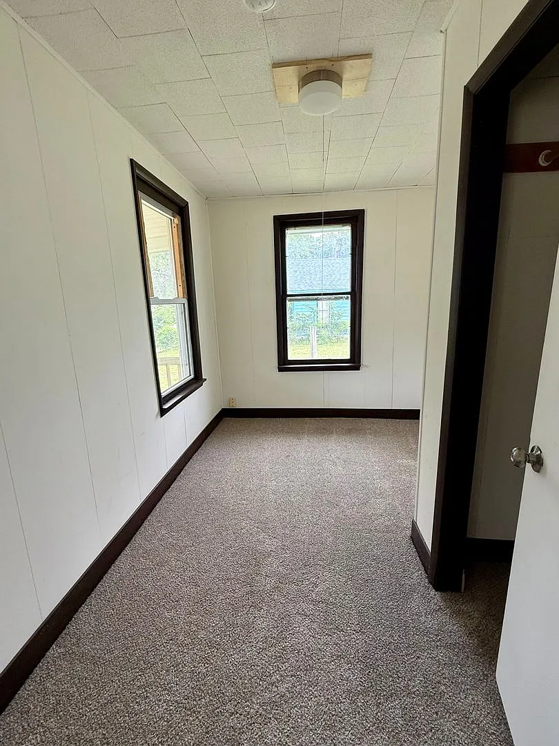 3 bedroom / 2 bath — Photo 2