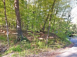 40 Luty Dr, Hyde Park, NY