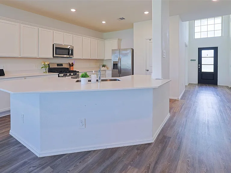 202 Augustine Way — Photo 14